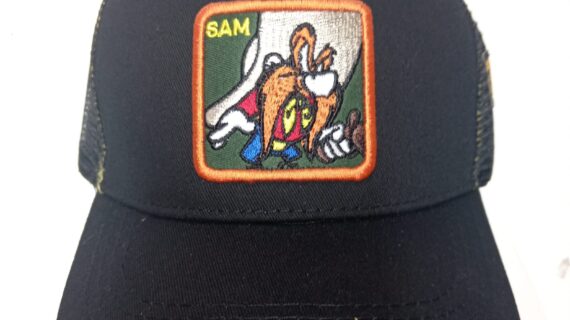 GORRA TRUCKER LOONEY TUNES SAM PERFECTA PARA REGALO EXCELENTE CALIDAD